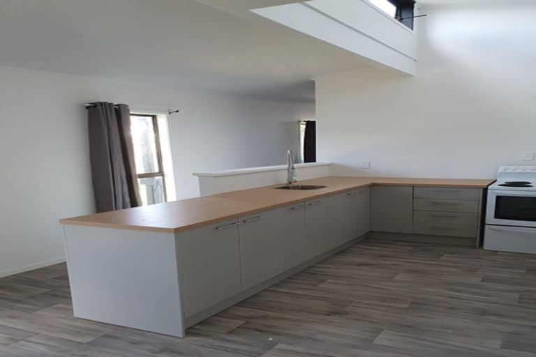 Photo of property in 5 Iris Place, Clendon Park, Auckland, 2103