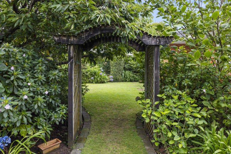 Photo of property in 2 Sunny Bay Road, Matua, Tauranga, 3110