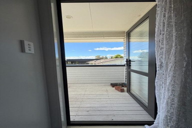 Photo of property in 18 Heathberry Close, Papatoetoe, Auckland, 2025