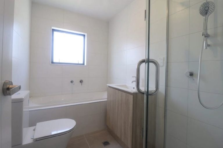 Photo of property in 44 Edgeworth Road, Glenfield, Auckland, 0629