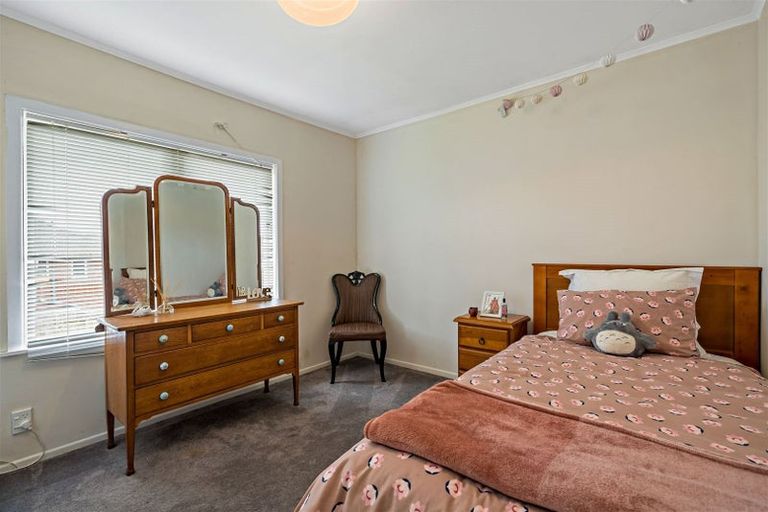 Photo of property in 91 Hutchinson Avenue, New Lynn, Auckland, 0600