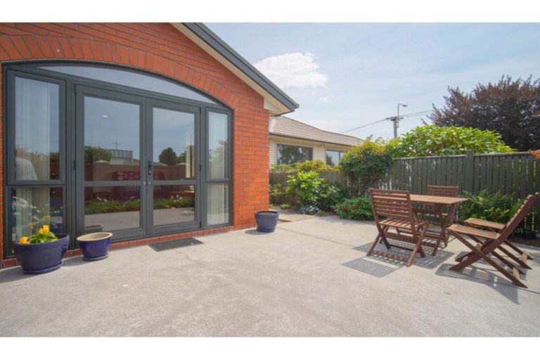 Photo of property in 101 Avonhead Road, Avonhead, Christchurch, 8042