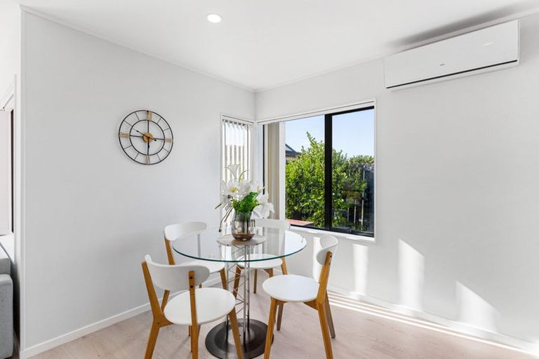 Photo of property in 9 Eloise Place, Clendon Park, Auckland, 2103