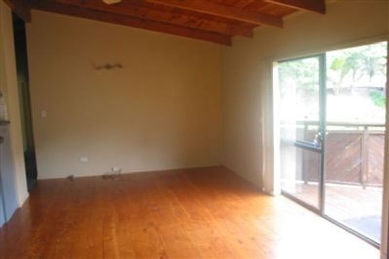 Photo of property in 90 Braemar Road, Castor Bay, Auckland, 0620