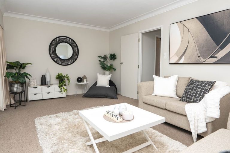 Photo of property in 2/52 Wallace Road, Papatoetoe, Auckland, 2025