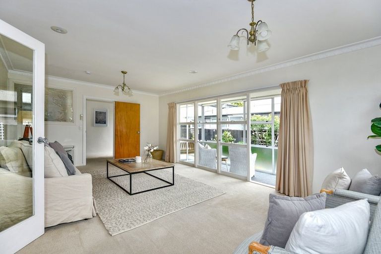 Photo of property in 15 Birkenhead Street, Avonhead, Christchurch, 8042