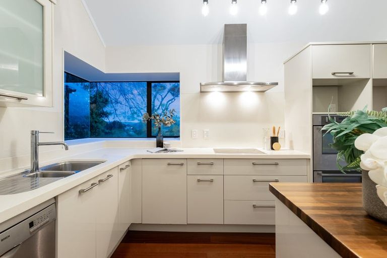 Photo of property in 5 Furneaux Grove, Whitby, Porirua, 5024