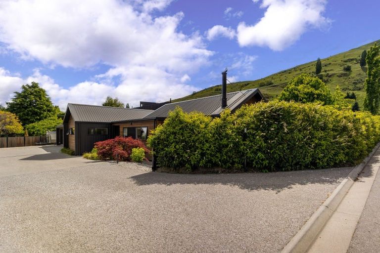 Photo of property in 20 Sherwood Court, Lower Shotover, Queenstown, 9371