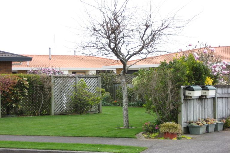 Photo of property in 1/6 Waiwera Place, Merrilands, New Plymouth, 4312