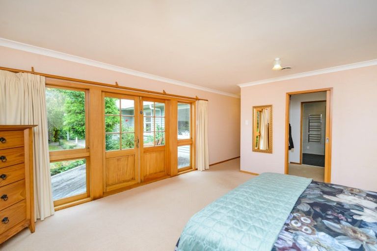 Photo of property in 17 Aranui Road, Kairanga, Palmerston North, 4475