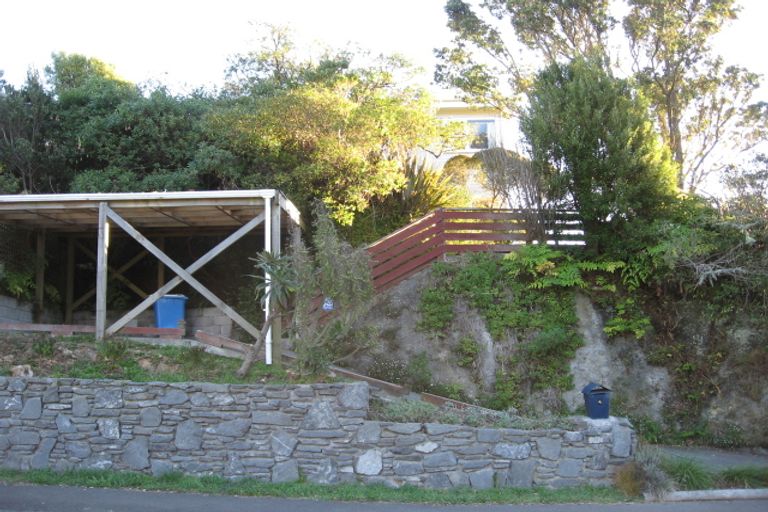 Photo of property in 4 Lyndfield Lane, Newlands, Wellington, 6037