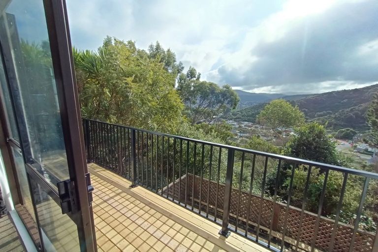 Photo of property in 20 Kerkwall Drive, Naenae, Lower Hutt, 5011