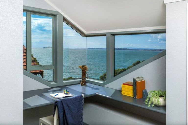 Photo of property in 122 Vauxhall Road, Narrow Neck, Auckland, 0624