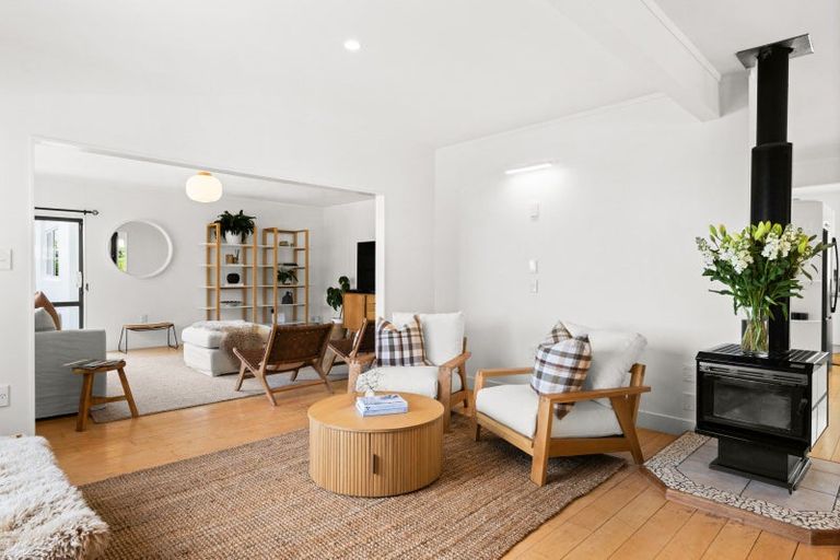 Photo of property in 42 Busby Hill, Havelock North, 4130