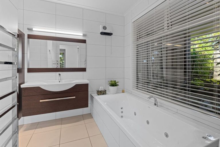 Photo of property in 3 Skippers Close, Haruru, 0204