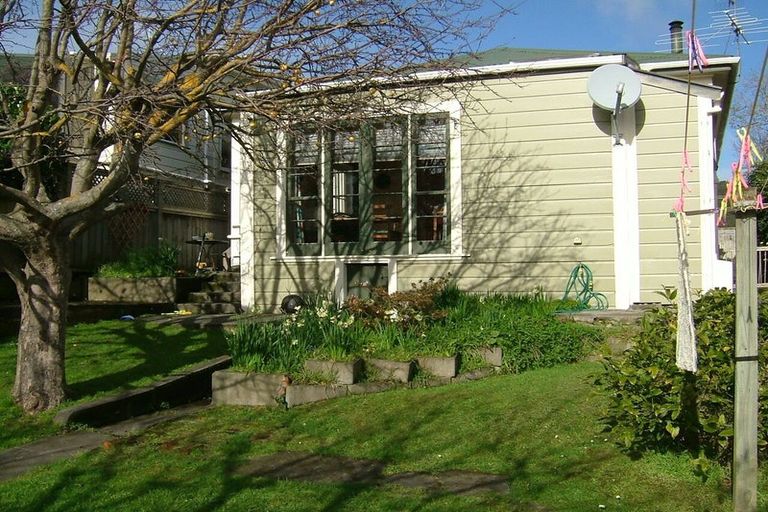 Photo of property in 3 Douro Avenue, Newtown, Wellington, 6021