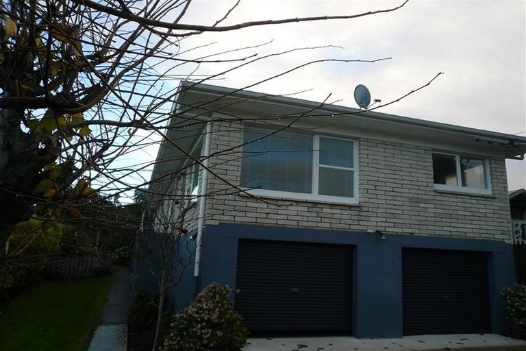 Photo of property in 1/66 Becroft Drive, Forrest Hill, Auckland, 0620