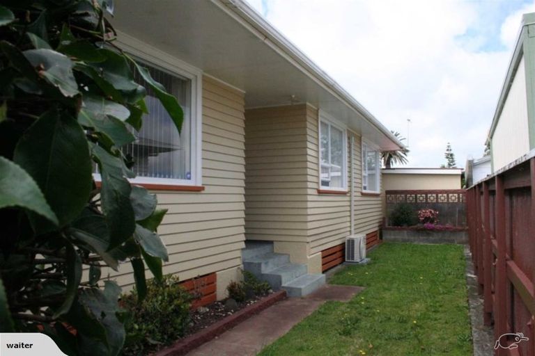 Photo of property in 19 Hume Street, Waitara, 4320