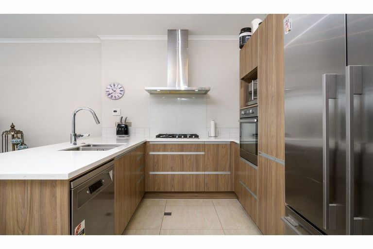 Photo of property in 12b Dida Park Drive, Kumeu, 0810