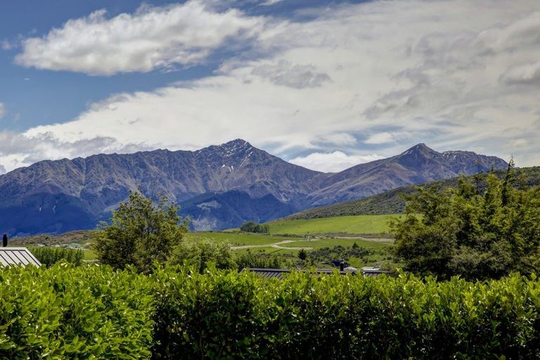 Photo of property in 58 Falconer Rise, Jacks Point, Queenstown, 9371