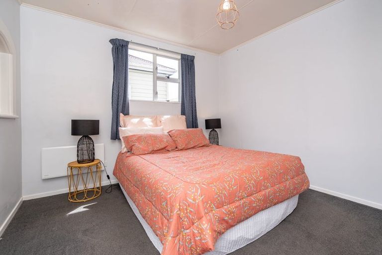 Photo of property in 14 Kirkcaldy Street, South Dunedin, Dunedin, 9012