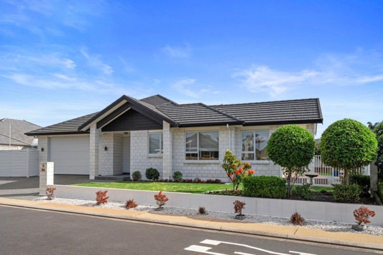 Photo of property in 32 Oceania Sands Way, Papamoa Beach, Papamoa, 3118