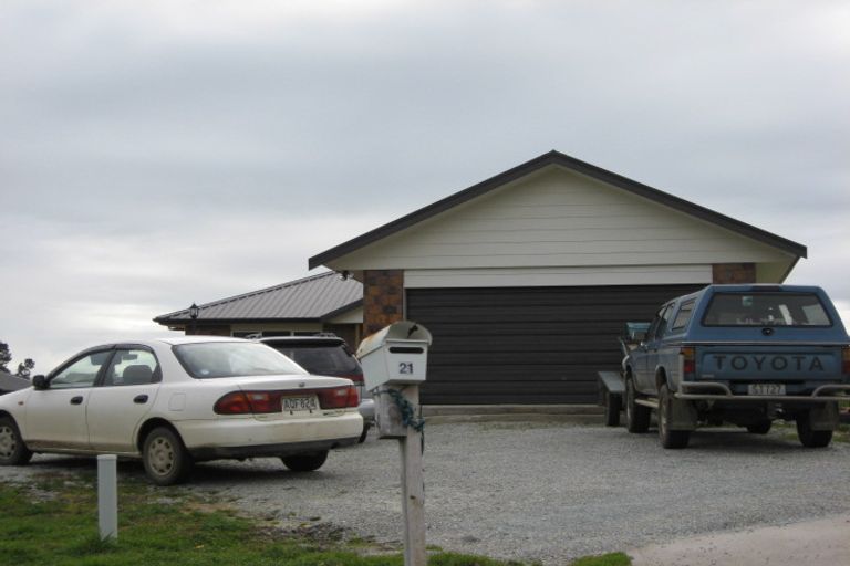 Photo of property in 21 Arapeta Place, Takaka, 7110