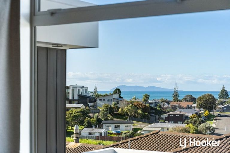 Photo of property in 12 Tohora View, Waihi Beach, 3611