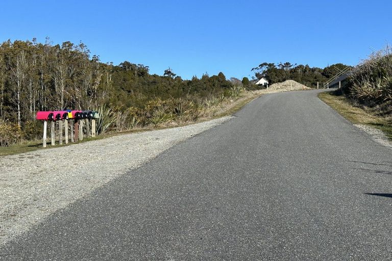 Photo of property in 37 Takutai Terrace, Ruatapu, 7883