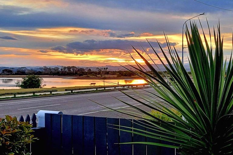 Photo of property in 44 Meeanee Quay, Westshore, Napier, 4110