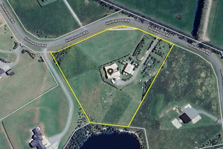Photo of property in 73 Holmwood Road, Manapouri, 9679