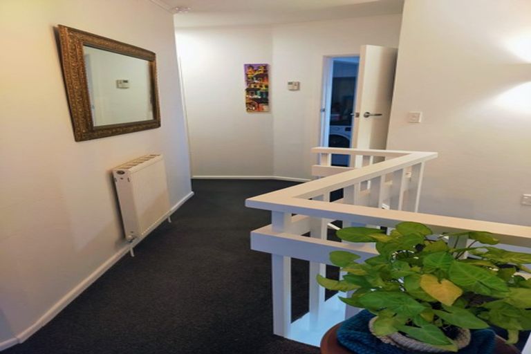 Photo of property in 68 Dowse Drive, Maungaraki, Lower Hutt, 5010