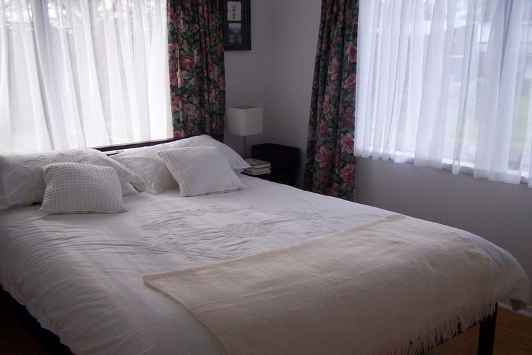 Photo of property in 54 Robbies Road, Shelly Park, Auckland, 2014