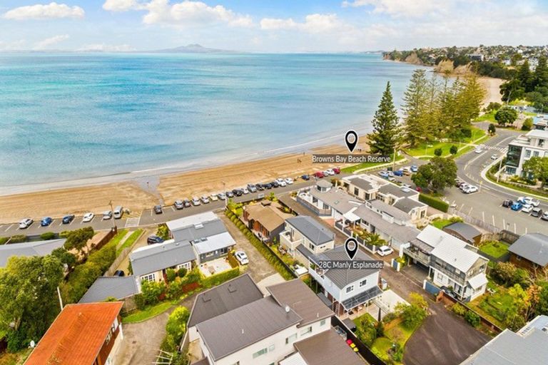 Photo of property in 3/28 Manly Esplanade, Browns Bay, Auckland, 0630