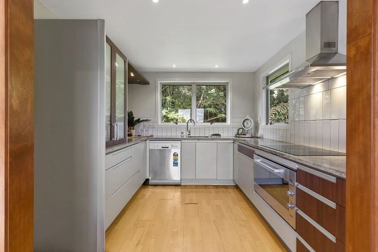 Photo of property in 15 Beeche Place, Birkdale, Auckland, 0626