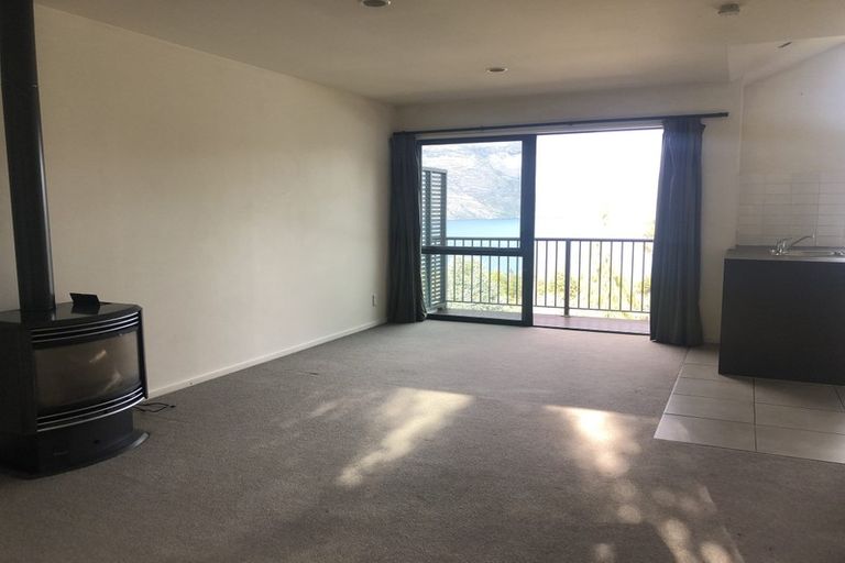 Photo of property in Arno Apartment, 1/8 Mckerrow Place, Sunshine Bay, Queenstown, 9300