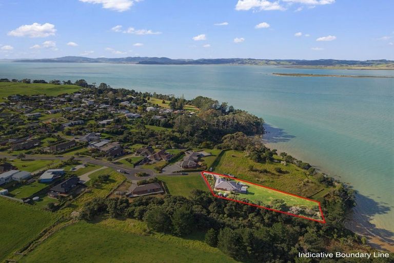 Photo of property in 96 Omana Avenue, Shelly Beach, South Head, 0874