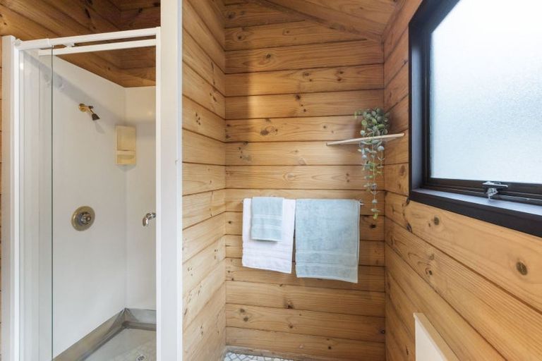 Photo of property in 2 Flaxmere Street, Waikanae Beach, Waikanae, 5036