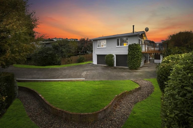 Photo of property in 21 Winston Place, Kew, Dunedin, 9012