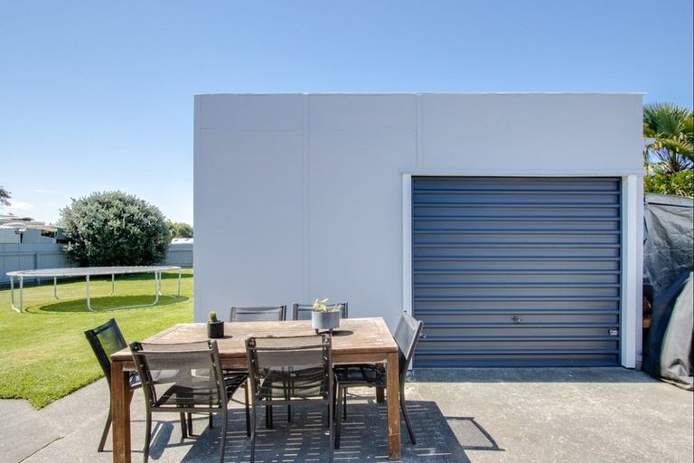 Photo of property in 102 Nuffield Avenue, Marewa, Napier, 4110