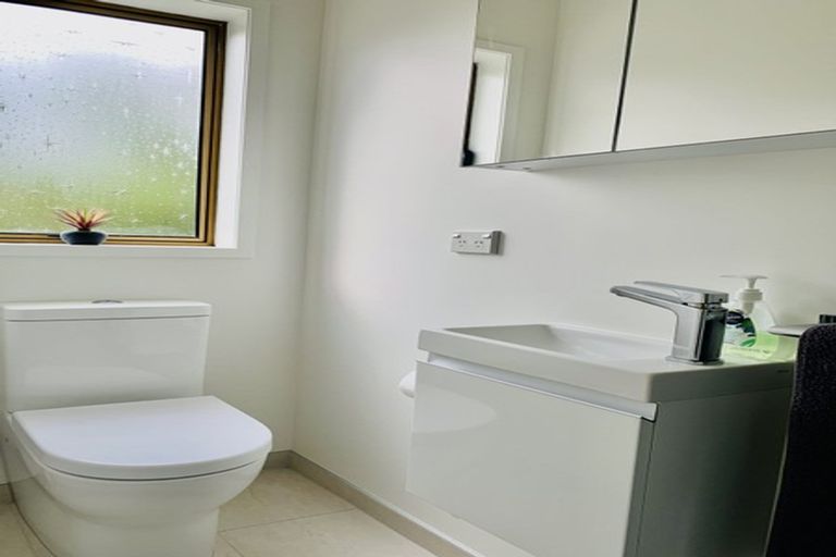 Photo of property in 2/59 Maxwelton Drive, Mairangi Bay, Auckland, 0630