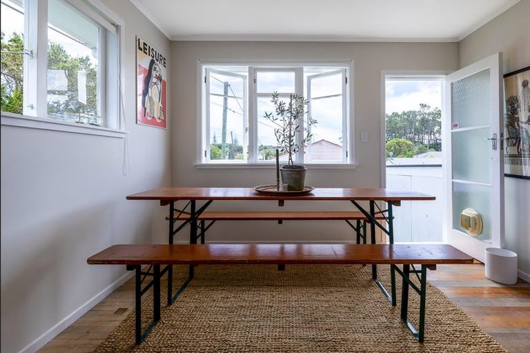 Photo of property in 79 Farquhar Road, Glendene, Auckland, 0602
