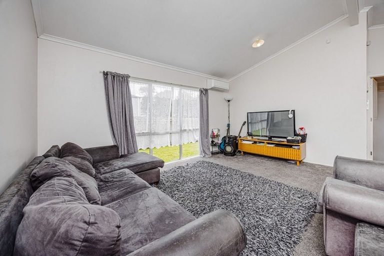 Photo of property in 1/20 Solveig Place, Randwick Park, Auckland, 2105