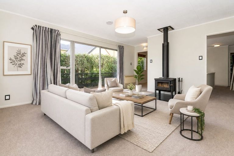 Photo of property in 41 Viewmont Drive, Harbour View, Lower Hutt, 5010