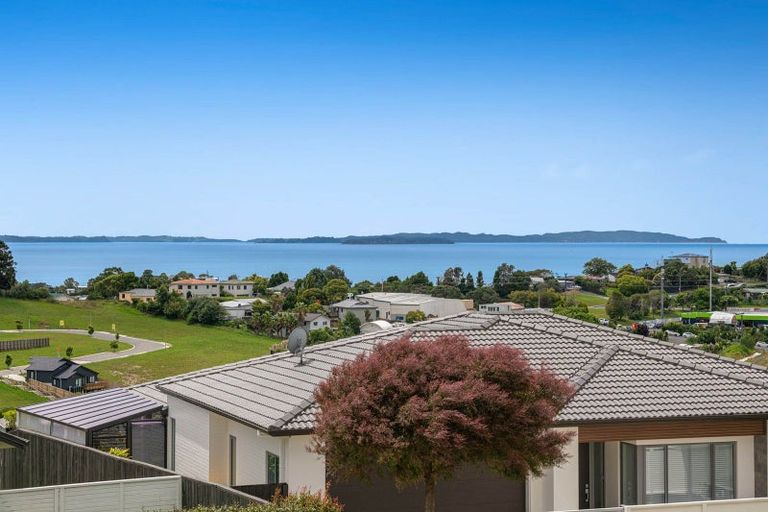 Photo of property in 9 Ruth Craig Place, Stanmore Bay, Whangaparaoa, 0932