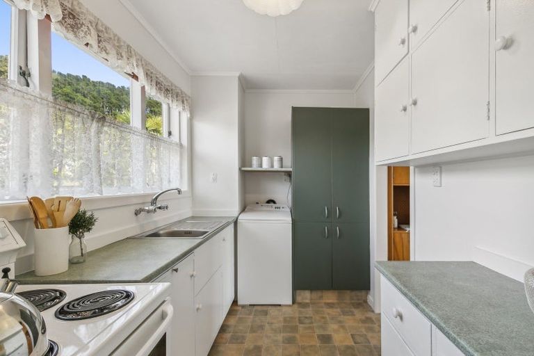 Photo of property in 8 Naughton Terrace, Kilbirnie, Wellington, 6022