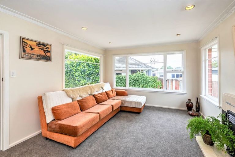 Photo of property in 72 Cutts Road, Russley, Christchurch, 8042