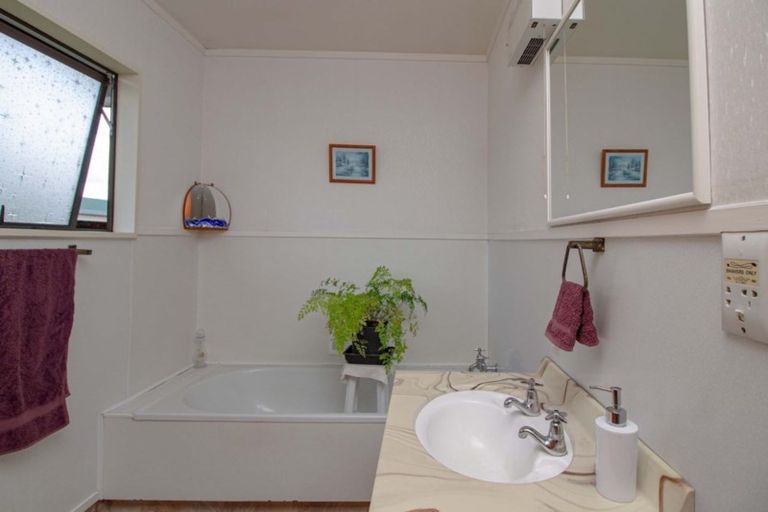 Photo of property in 1 Lewis Street, Waihou, Te Aroha, 3393