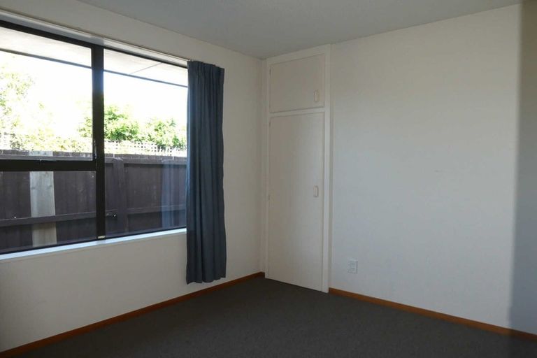 Photo of property in 8 Algie Place, Avonhead, Christchurch, 8042