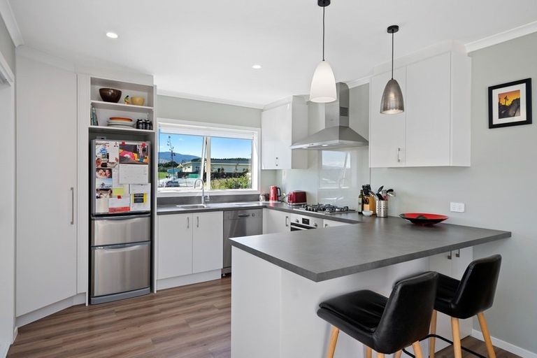 Photo of property in 5 Seagrass Place, Otaki Beach, Otaki, 5512